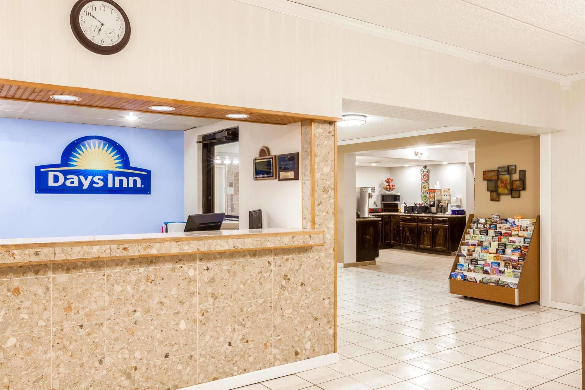 Days Inn Syracuse Іст-Сіракуз Екстер'єр фото