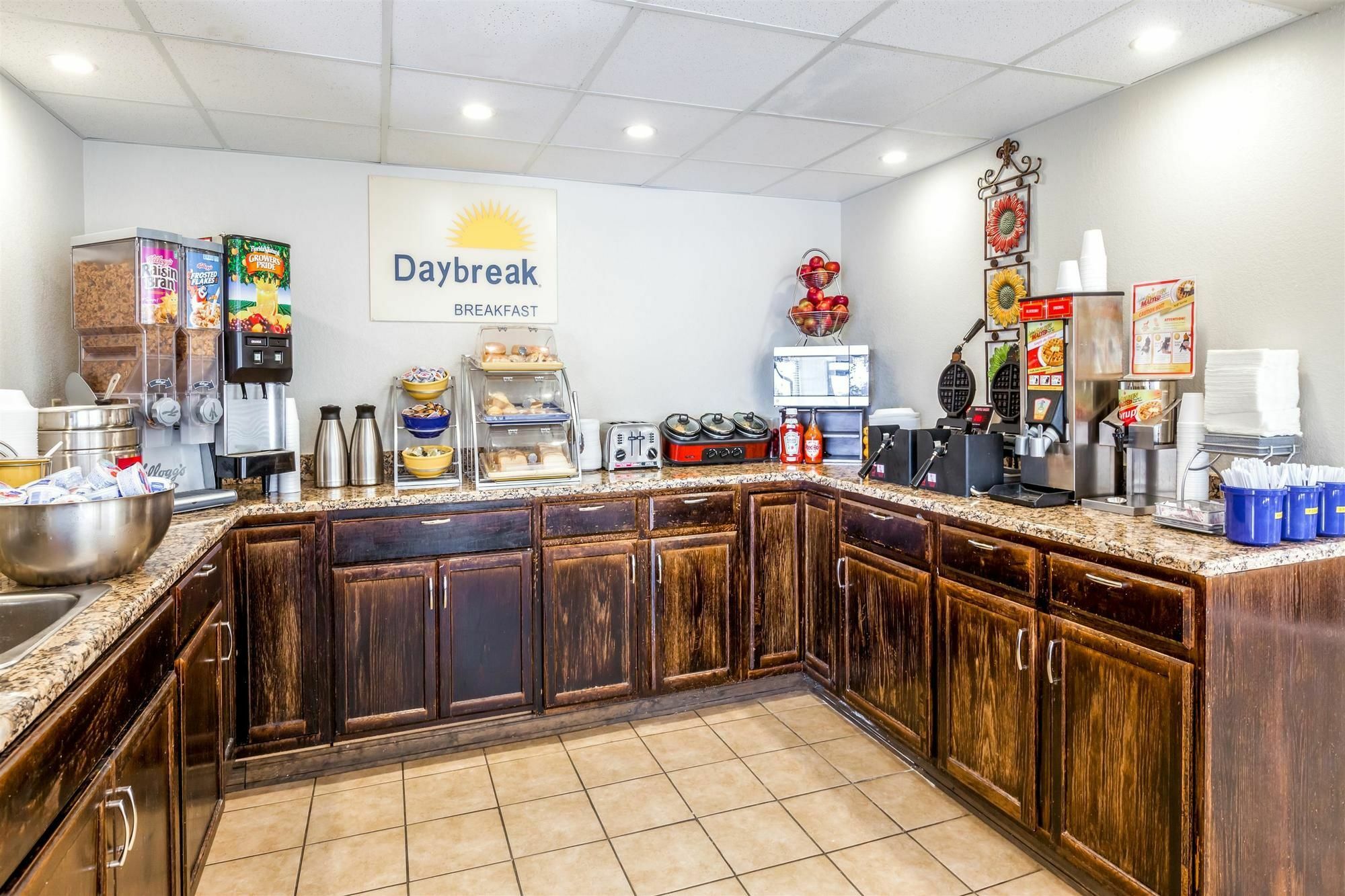 Days Inn Syracuse Іст-Сіракуз Екстер'єр фото